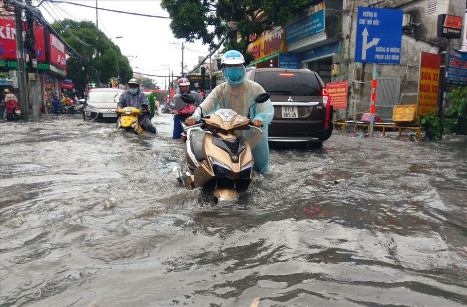 Hà Nội và các tỉnh miền Bắc chuẩn bị đón mưa đợt mưa dông diện rộng - Ảnh 4.