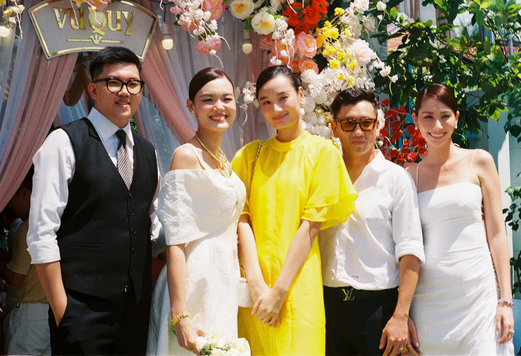 Minh Tú, Võ Hoàng Yến cùng dàn nghệ sĩ đổ bộ đám cưới của sao nữ Vbiz - Ảnh 9.