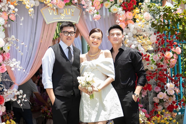 Minh Tú, Võ Hoàng Yến cùng dàn nghệ sĩ đổ bộ đám cưới của sao nữ Vbiz - Ảnh 8.