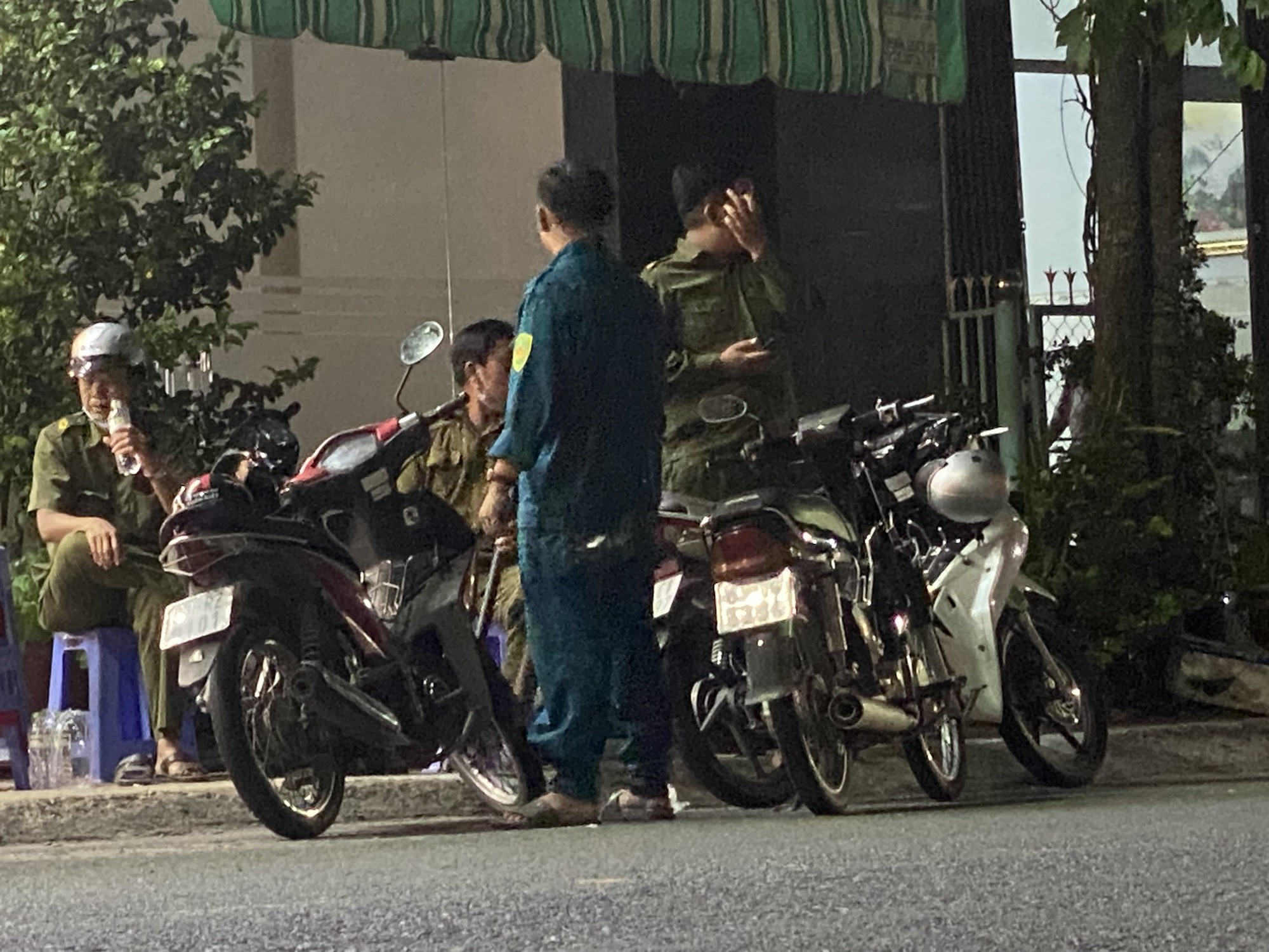 CLIP: Nổ súng tại quán lẩu Xe Lam, 1 người bị thương - Ảnh 2.