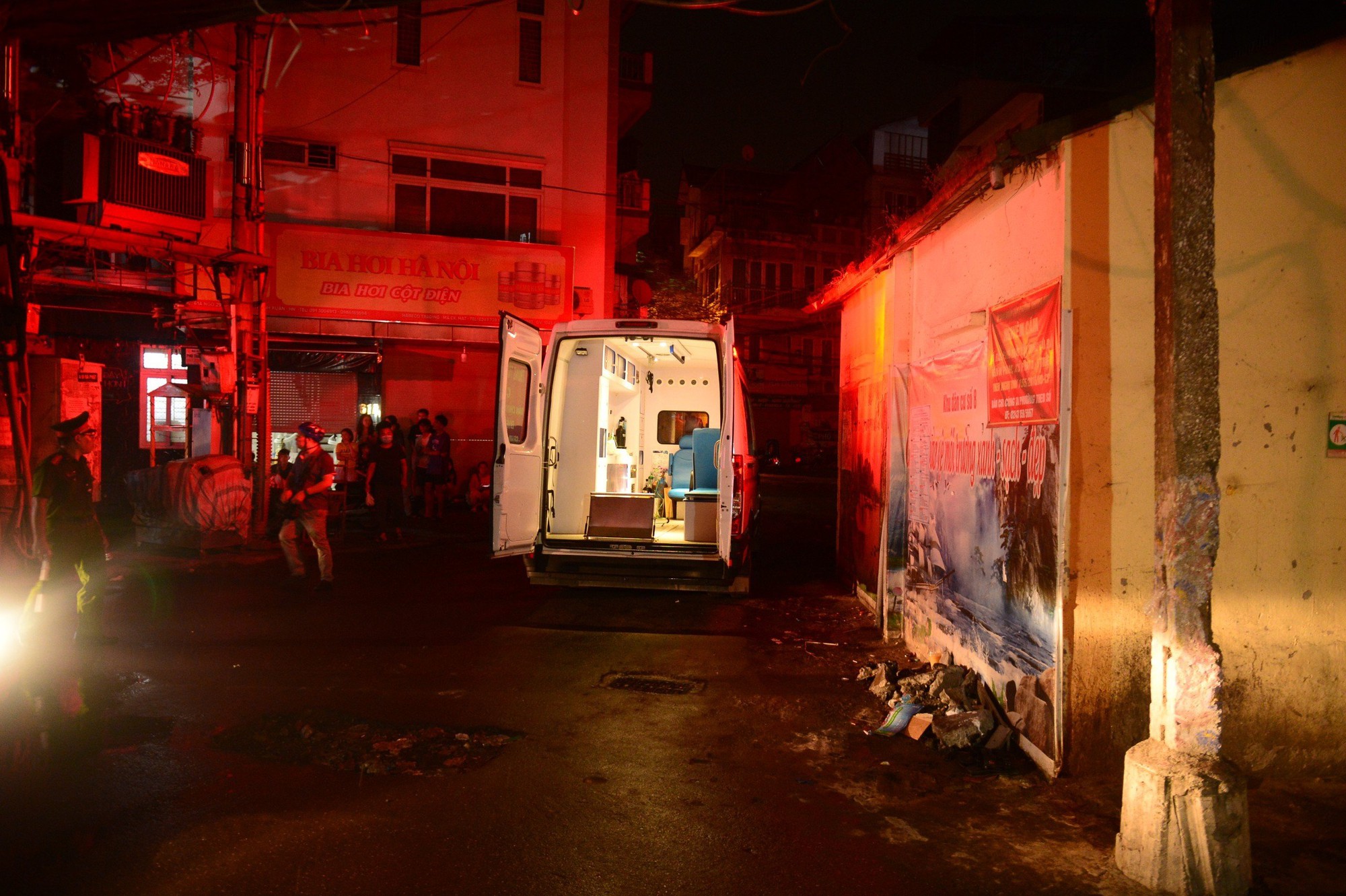 Vụ cháy chung cư mini ở Hà Nội: Đã cứu hộ hơn 70 người - Ảnh 2.