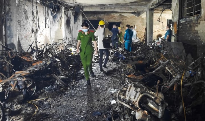 29 học sinh là nạn nhân trong vụ cháy chung cư mini ở Hà Nội - Ảnh 1.
