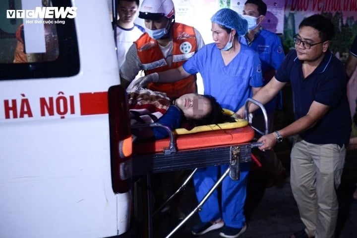 Cháy chung cư mini ở Hà Nội: Ít nhất 3 người tử vong, hơn 20 người bị thương - Ảnh 2.