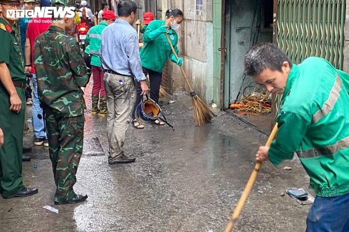 Thủ tướng chỉ đạo làm rõ trách nhiệm, xử lý nghiêm vi phạm vụ cháy ở Khương Hạ - Ảnh 1.