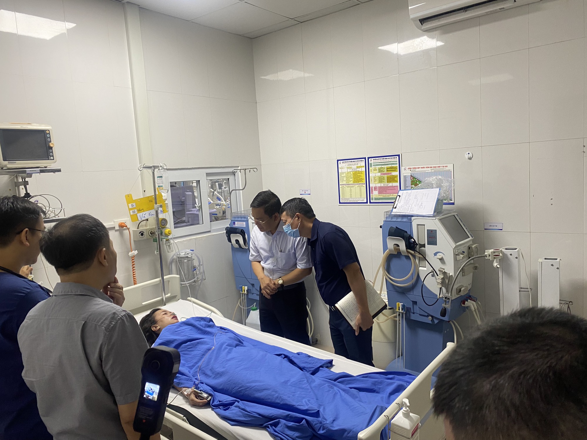 Vụ cháy chun cư mini ở Hà Nội: Chưa thu các khoản phí để bệnh nhân và người nhà bệnh nhân an tâm điều trị - Ảnh 2.