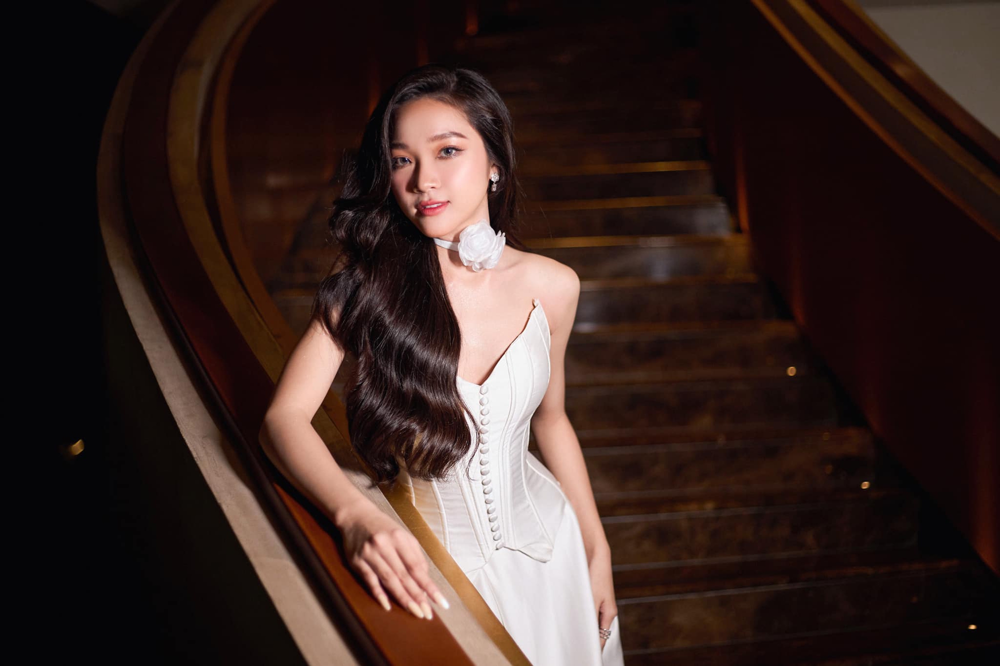 Hoa hậu 19 tuổi Kim Ngân: Thẳng thắn đối diện với dư luận trái chiều, hướng tới hình ảnh như Thảo Nhi Lê  - Ảnh 3.
