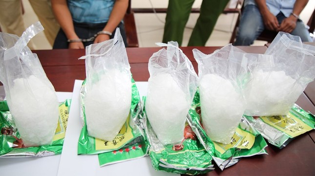 Lật tẩy thủ đoạn giấu ma túy trong vali gửi xe khách - Ảnh 2. Lật tẩy thủ đoạn giấu ma túy trong vali gửi xe khách - Ảnh 2.
