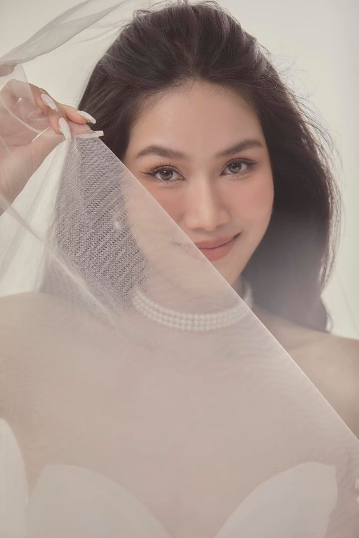 Hoa hậu Đỗ Hà, Á hậu Ngọc Thảo xuất hiện trong bộ ảnh cưới của Á hậu Phương Anh - Ảnh 3.