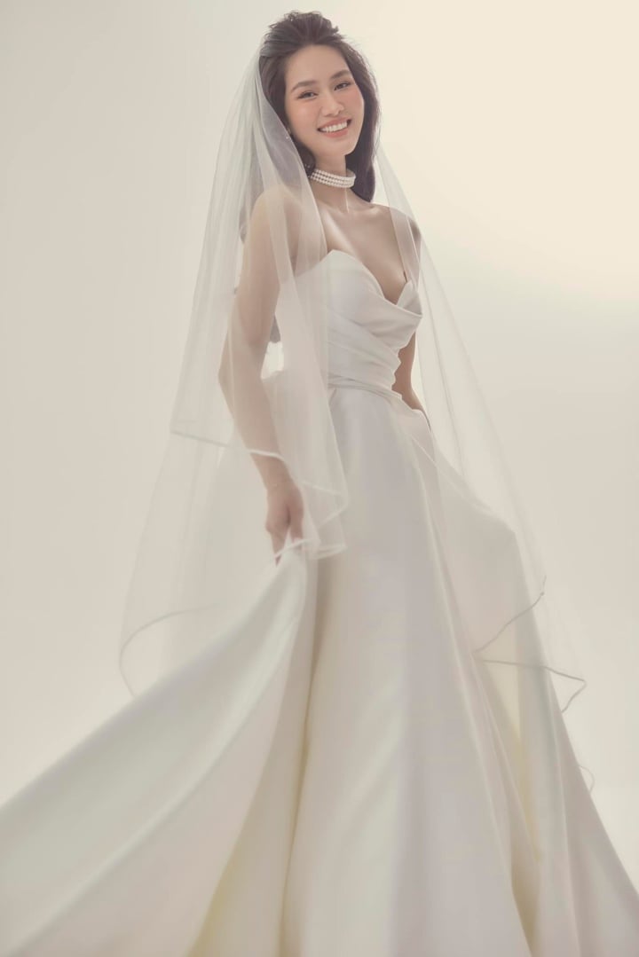 Hoa hậu Đỗ Hà, Á hậu Ngọc Thảo xuất hiện trong bộ ảnh cưới của Á hậu Phương Anh - Ảnh 2.