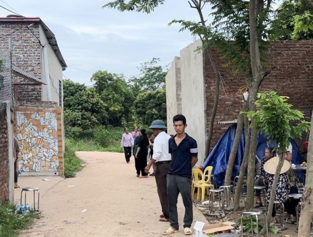 Sau khi uống rượu, gã trai mang dao gây thảm án tại nhà của vợ hờ - Ảnh 1. Sau khi uống rượu, gã trai mang dao gây thảm án tại nhà của vợ hờ - Ảnh 1.