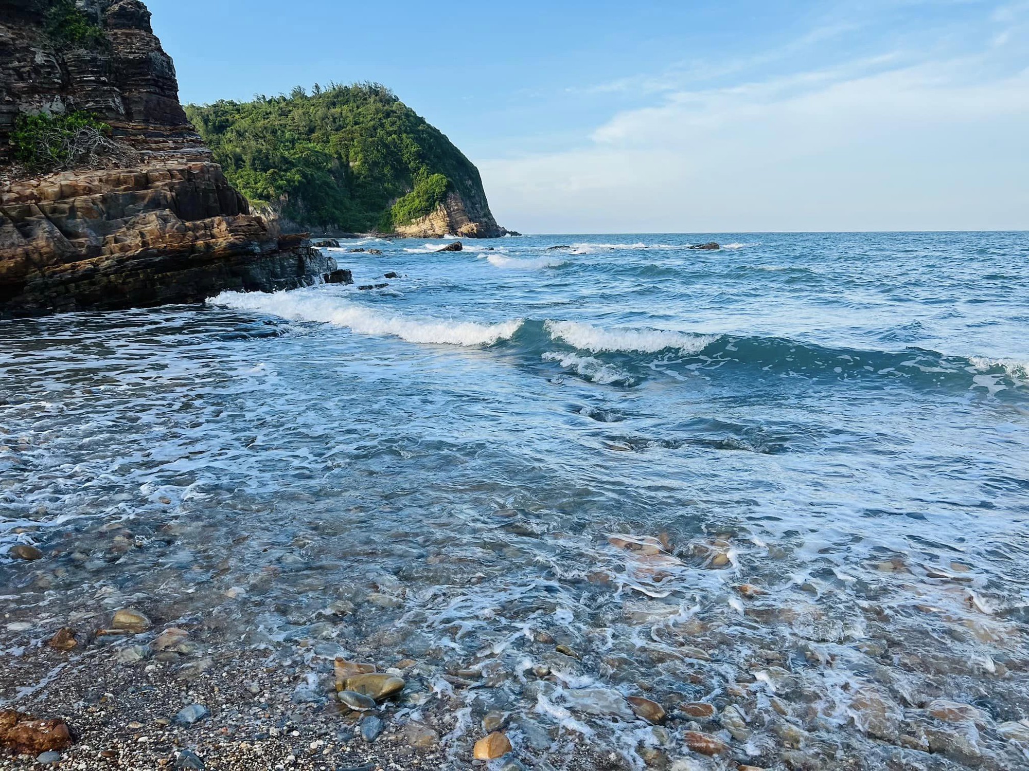 Hòn đảo đầu tiên ở Việt Nam cấm mang đồ nhựa dùng 1 lần, đến người bản địa cũng phải tuân thủ  - Ảnh 1.