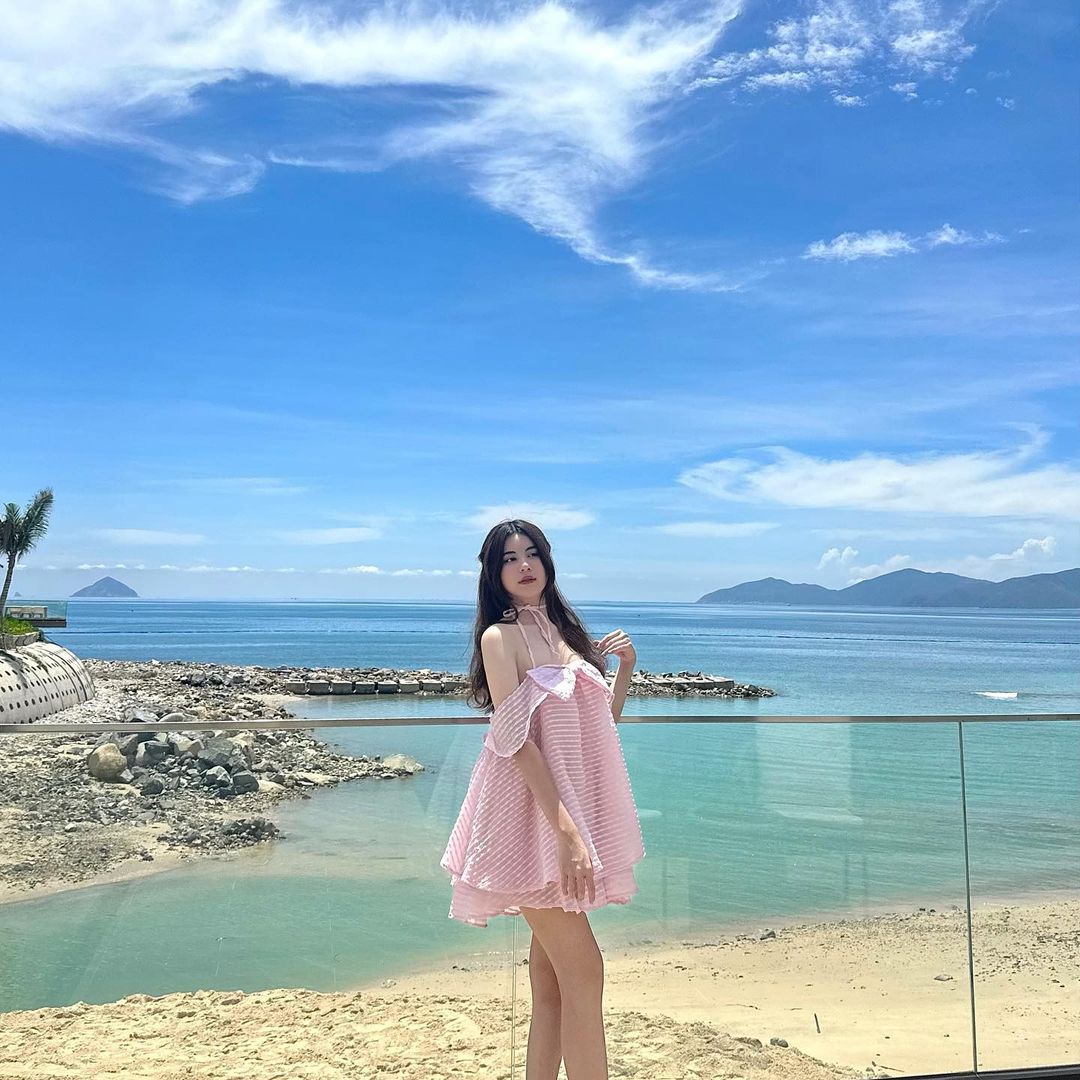 Con gái út của Quyền Linh gây bất ngờ với hình ảnh quyến rũ ở tuổi 15 - Ảnh 5. Con gái út của Quyền Linh gây bất ngờ với hình ảnh quyến rũ ở tuổi 15 - Ảnh 5.