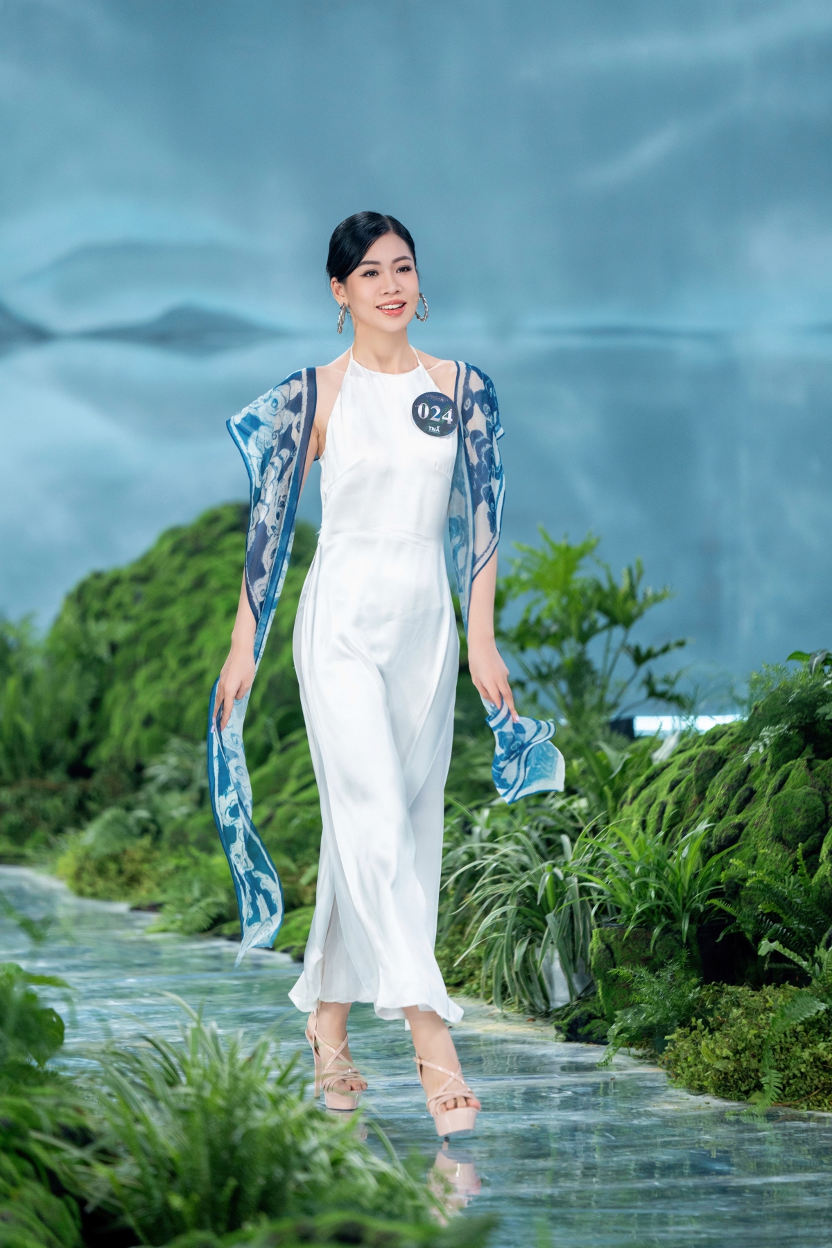 Trang phục tái chế độc đáo của thí sinh Miss Earth Việt Nam 2023 - Ảnh 4.