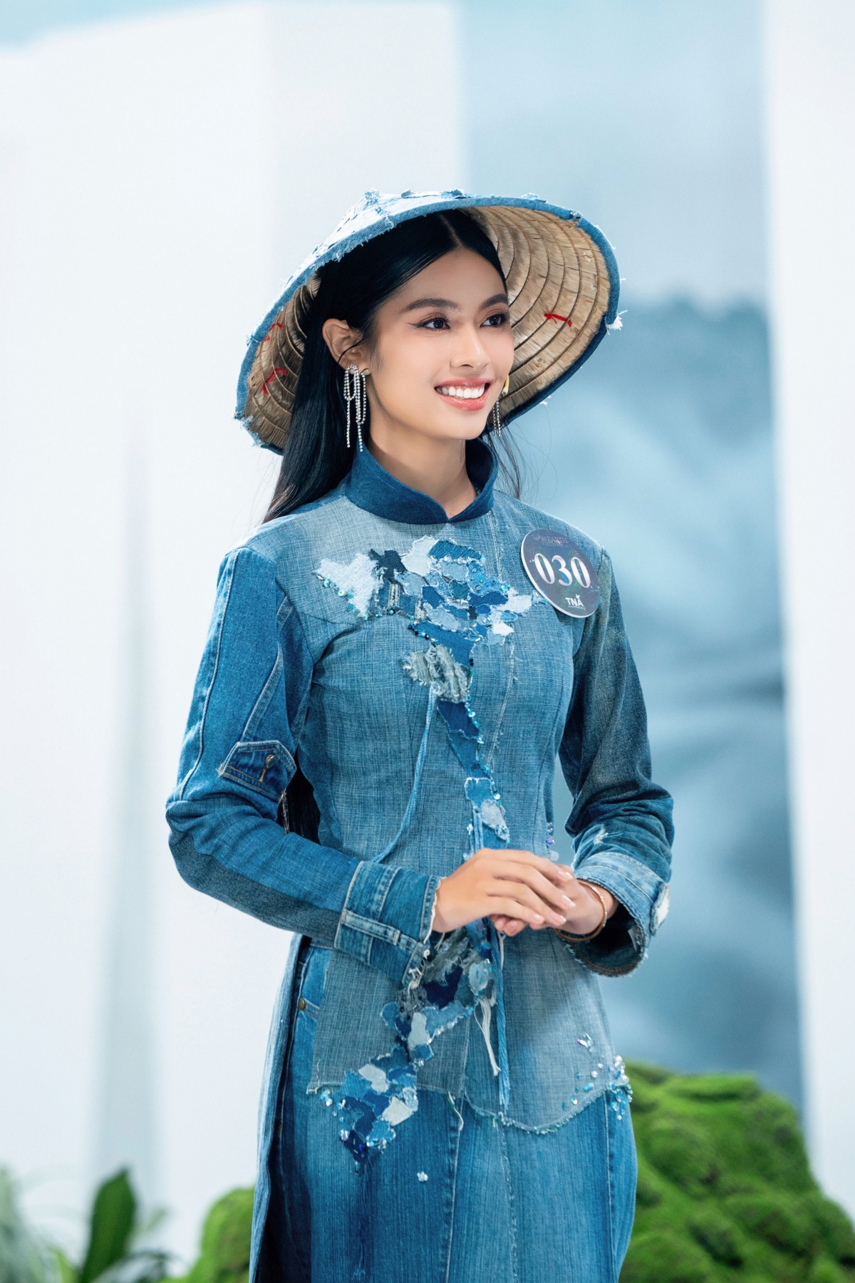 Trang phục tái chế độc đáo của thí sinh Miss Earth Việt Nam 2023 - Ảnh 8.