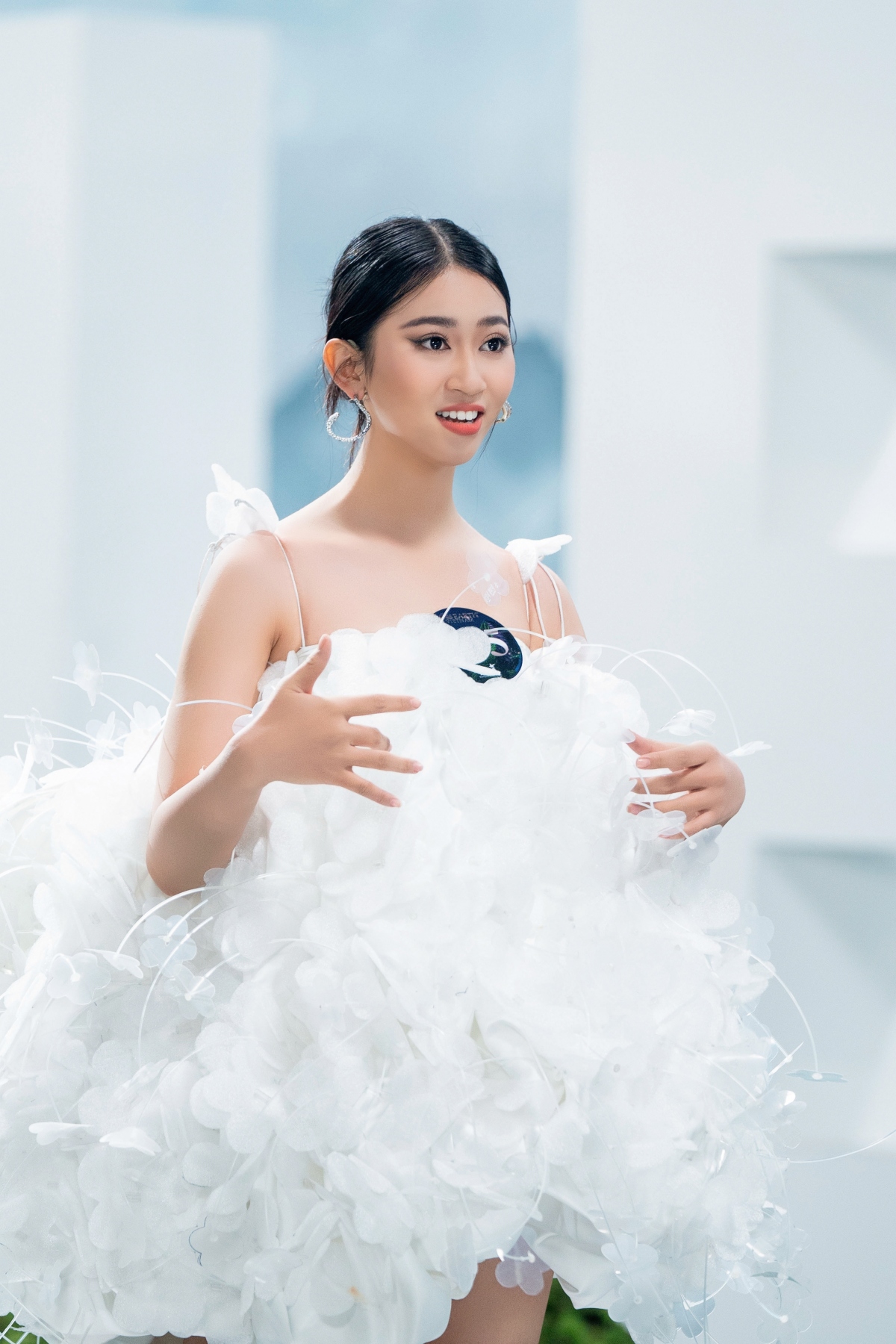 Trang phục tái chế độc đáo của thí sinh Miss Earth Việt Nam 2023 - Ảnh 11.