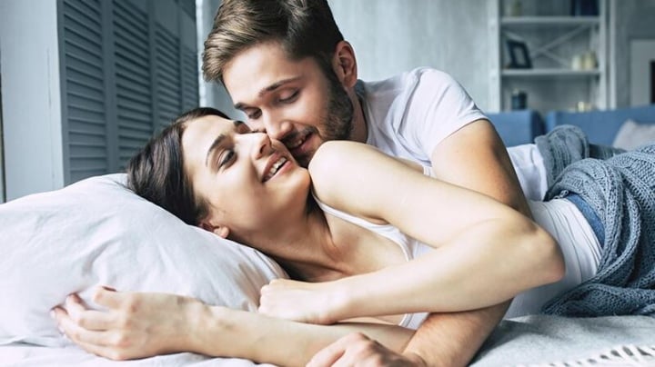 Hãy thủ thỉ 4 điều này với chồng khi 'yêu', đảm bảo chàng sẽ 'mê như điếu đổ' - Ảnh 1. Hãy thủ thỉ 4 điều này với chồng khi 'yêu', đảm bảo chàng sẽ 'mê như điếu đổ' - Ảnh 1.