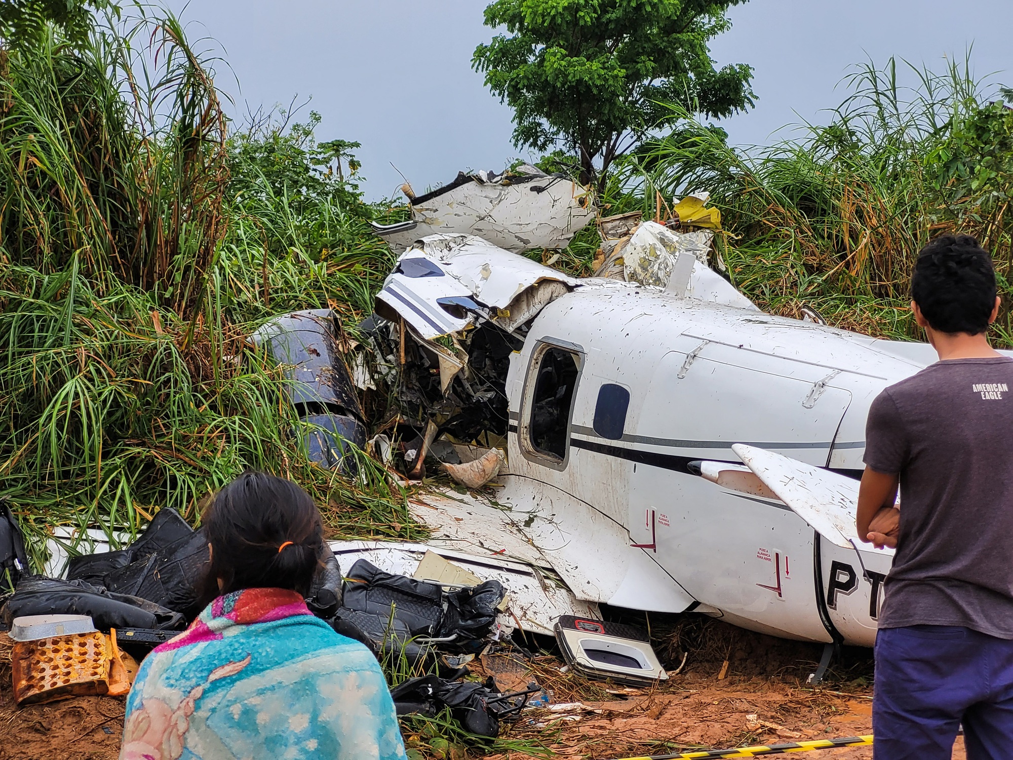 Khoảnh khắc cuối của chiếc máy bay Brazil trước khi gặp tai nạn kinh hoàng khiến toàn bộ hành khách và phi công thiệt mạng - Ảnh 4.