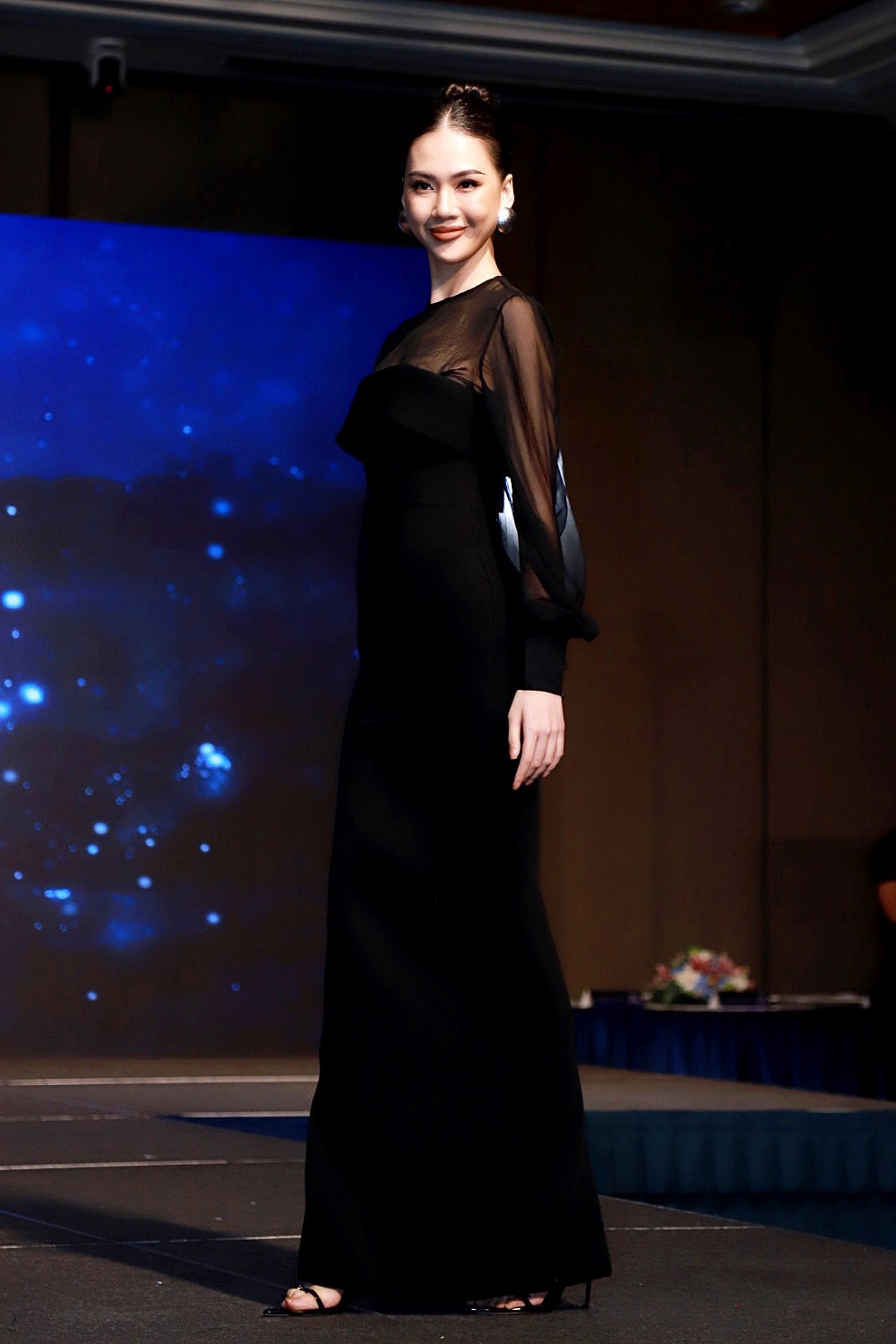 Dàn mỹ nhân hội tụ Miss Universe Vietnam: Hương Ly hở bạo khoe vòng 1, Lệ Nam cũng không kém cạnh - Ảnh 3.
