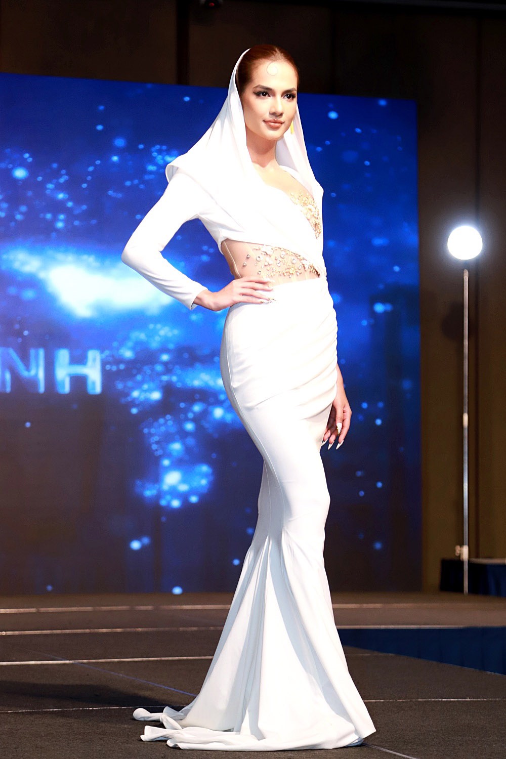 Dàn mỹ nhân hội tụ Miss Universe Vietnam: Hương Ly hở bạo khoe vòng 1, Lệ Nam cũng không kém cạnh - Ảnh 4.