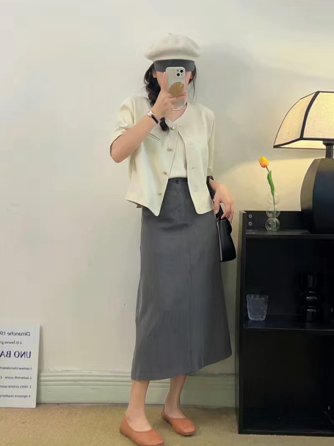 Hoa hậu Đặng Thu Thảo diện áo blazer cộc tay: Đơn giản mà sang ngây ngất, ngắm xong chỉ muốn copy cả set đồ - Ảnh 10. Hoa hậu Đặng Thu Thảo diện áo blazer cộc tay: Đơn giản mà sang ngây ngất, ngắm xong chỉ muốn copy cả set đồ - Ảnh 10.