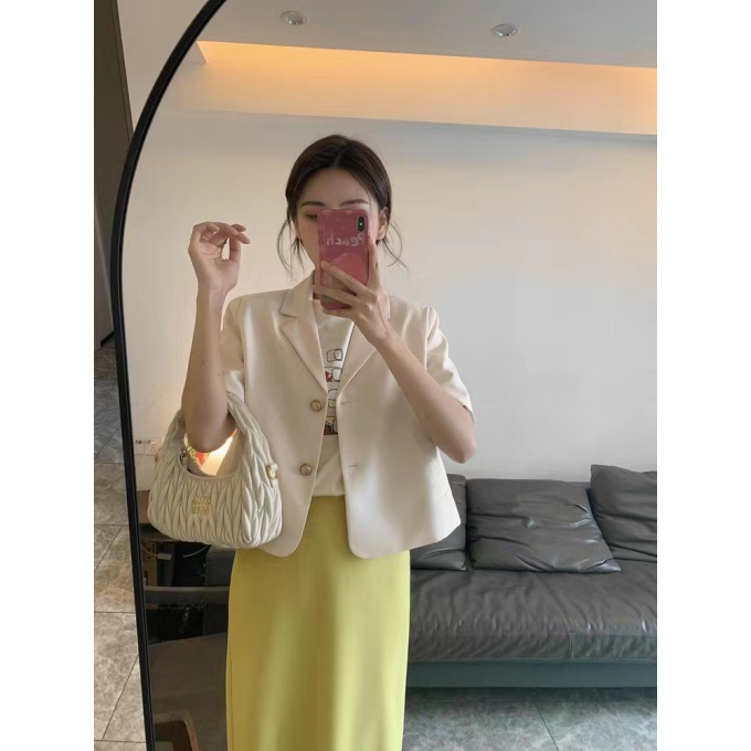 Hoa hậu Đặng Thu Thảo diện áo blazer cộc tay: Đơn giản mà sang ngây ngất, ngắm xong chỉ muốn copy cả set đồ - Ảnh 8. Hoa hậu Đặng Thu Thảo diện áo blazer cộc tay: Đơn giản mà sang ngây ngất, ngắm xong chỉ muốn copy cả set đồ - Ảnh 8.