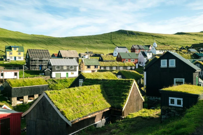 Faroe - quần đảo thiên đường của cừu và những ngôi nhà đầy sắc màu mọc trên cỏ xanh - Ảnh 3.