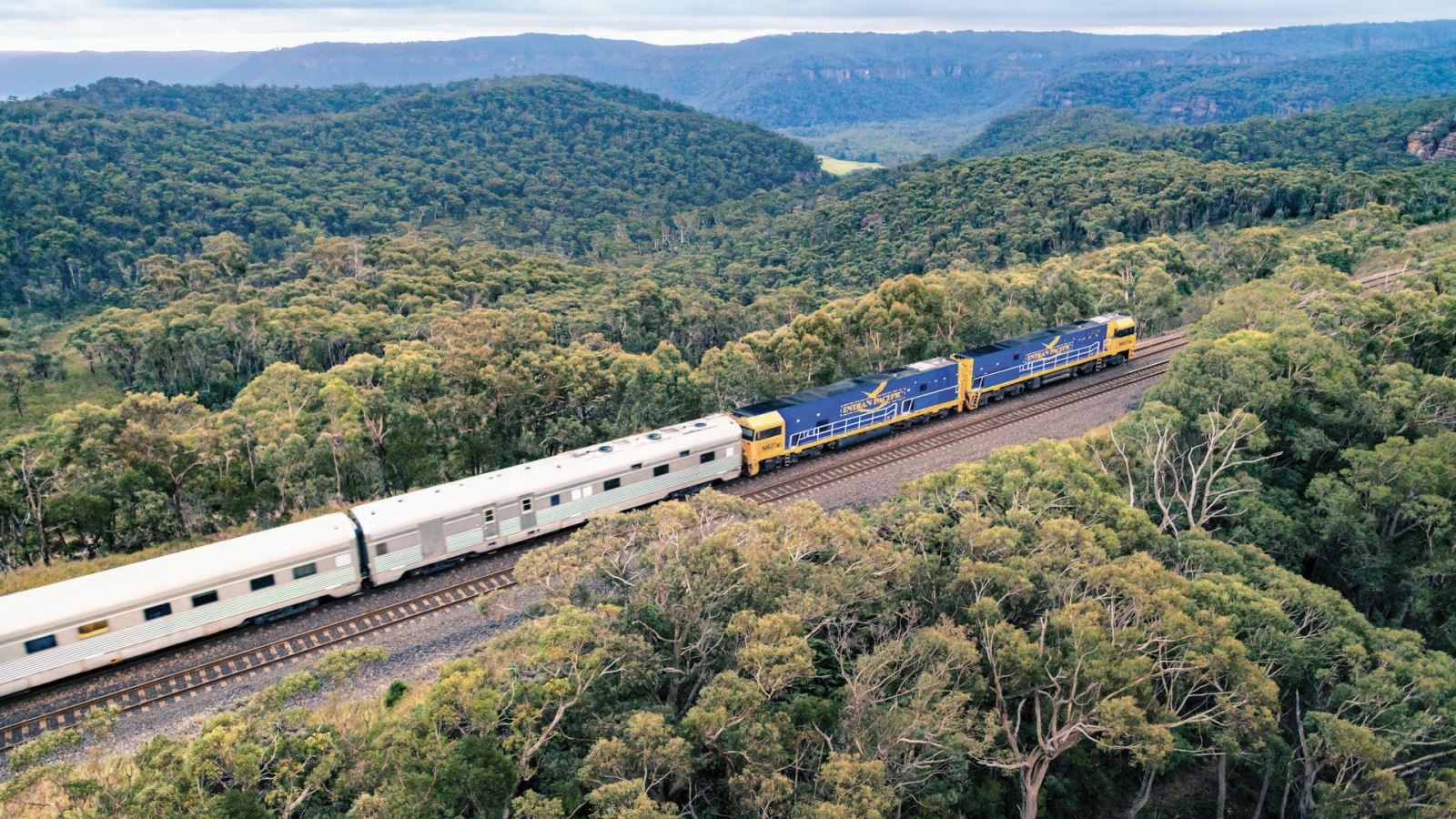 Có gì đặc biệt trên hành trình xe lửa dài 4352 km của Úc - Ảnh 2.