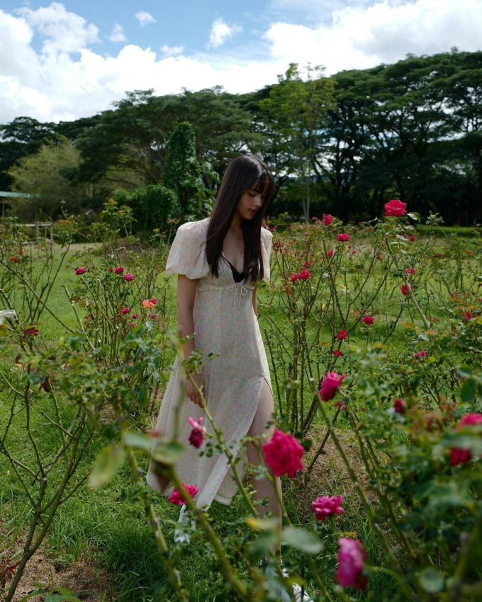 Bông hồng lai đẹp nhất Thái Lan Yaya Urassaya có style đẹp điên đảo, ngắm Instagram của nàng mà học được khối váy áo xinh - Ảnh 5.