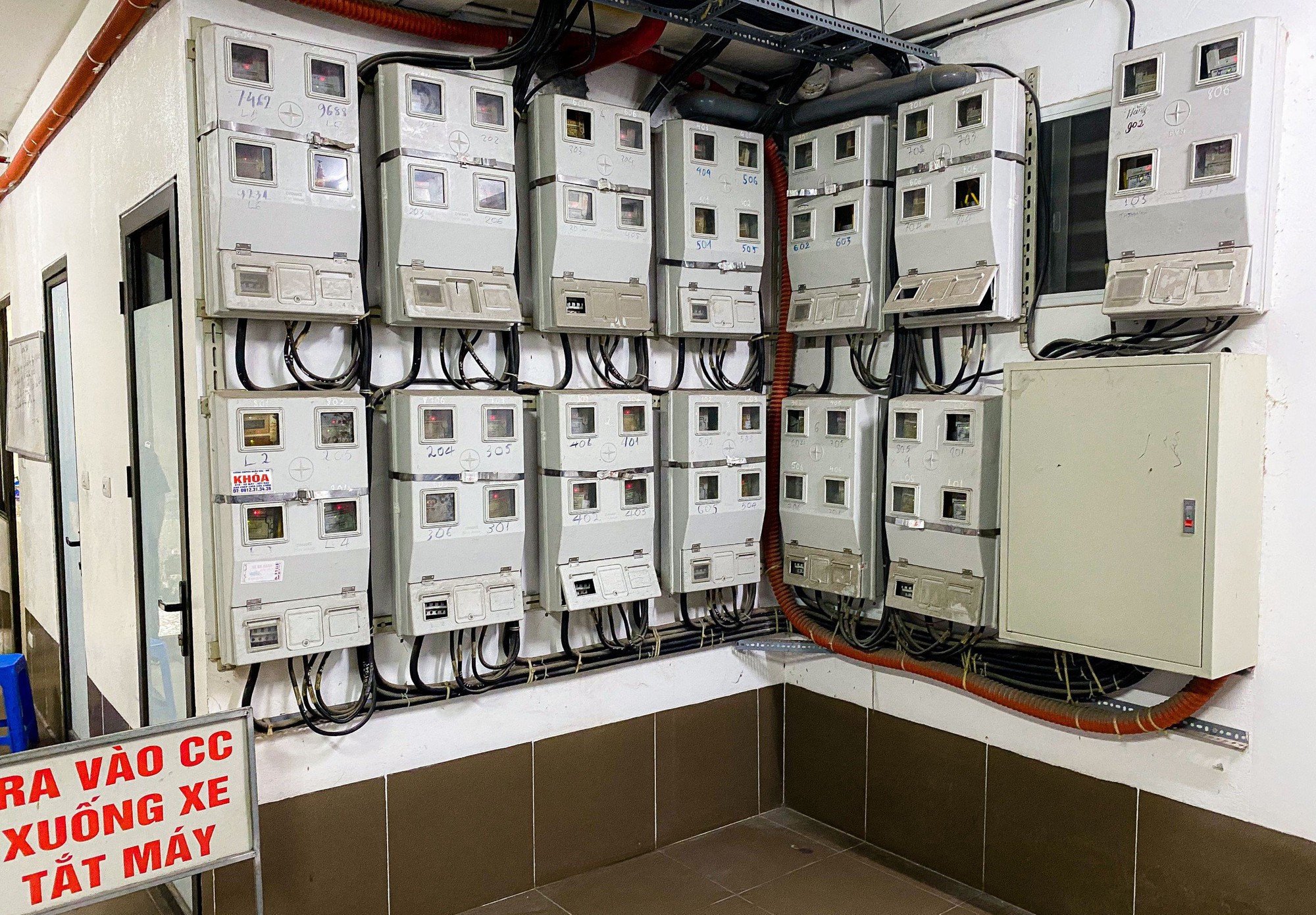 Hệ thống kĩ thuật điện của một tòa chung cư mini do ông Minh làm chủ đầu tư