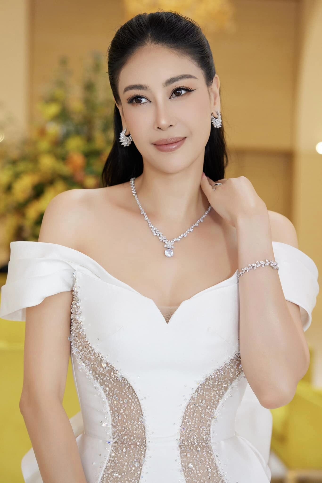 Nhan sắc dàn Hoa hậu Việt Nam thay đổi thế nào so với thời mới đăng quang? - Ảnh 2. Nhan sắc dàn Hoa hậu Việt Nam thay đổi thế nào so với thời mới đăng quang? - Ảnh 2.