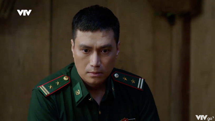 Cuộc chiến kh&ocirc;ng giới tuyến - Tập 8: Cắm chốt bảo vệ Phương, Trung su&yacute;t bị &aacute;m hại - Ảnh 1.