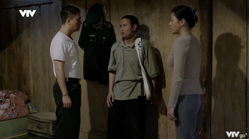 Cuộc chiến kh&ocirc;ng giới tuyến - Tập 8: Cắm chốt bảo vệ Phương, Trung su&yacute;t bị &aacute;m hại - Ảnh 14.