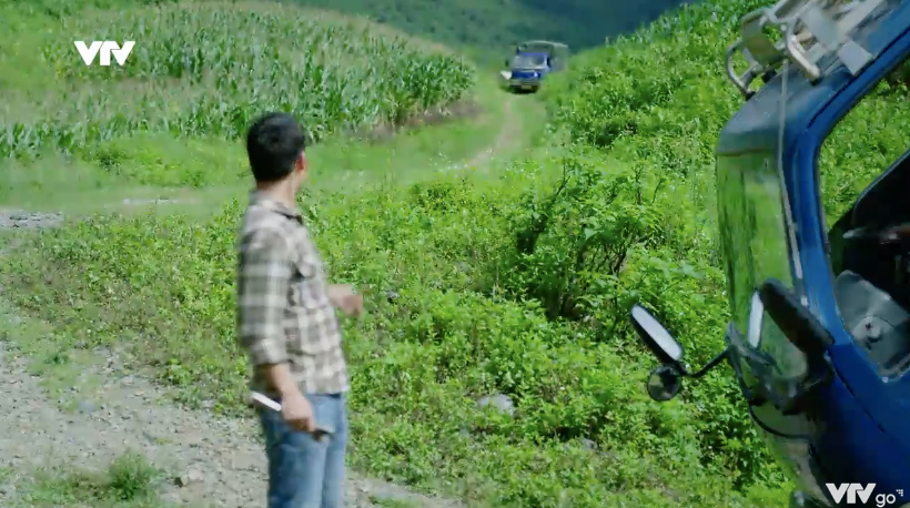 Cuộc chiến kh&ocirc;ng giới tuyến - Tập 8: Cắm chốt bảo vệ Phương, Trung su&yacute;t bị &aacute;m hại - Ảnh 21.