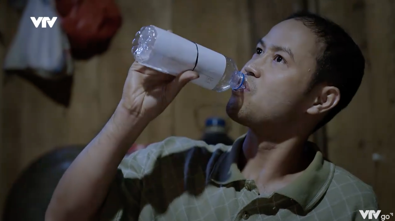 Cuộc chiến kh&ocirc;ng giới tuyến - Tập 8: Cắm chốt bảo vệ Phương, Trung su&yacute;t bị &aacute;m hại - Ảnh 5.