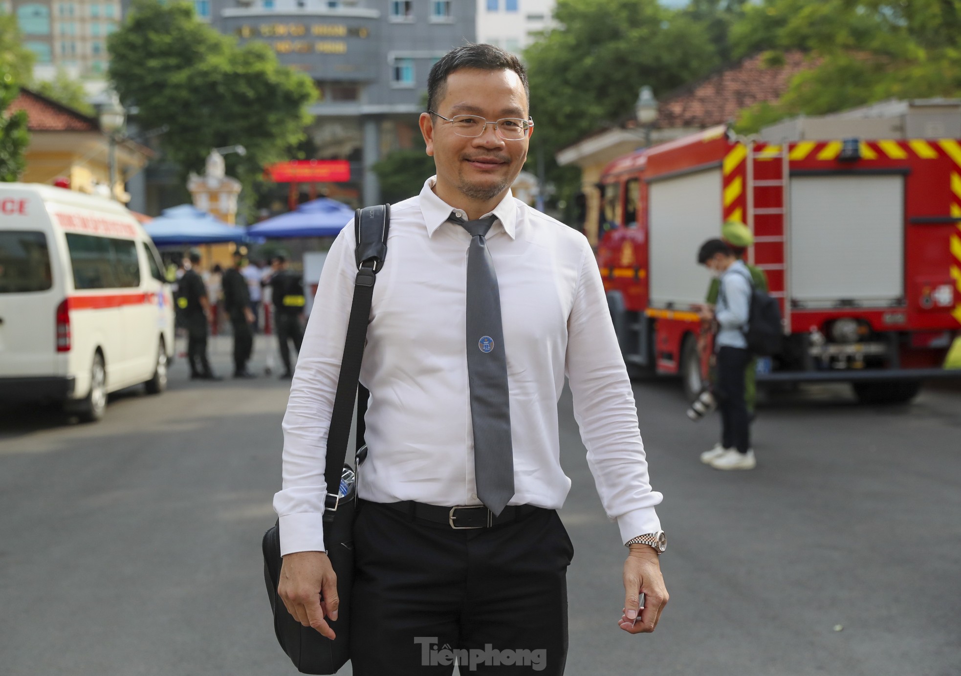 Giải tán nhóm người livestream tại phiên toà xét xử bà Nguyễn Phương Hằng - Ảnh 12. Giải tán nhóm người livestream tại phiên toà xét xử bà Nguyễn Phương Hằng - Ảnh 12.