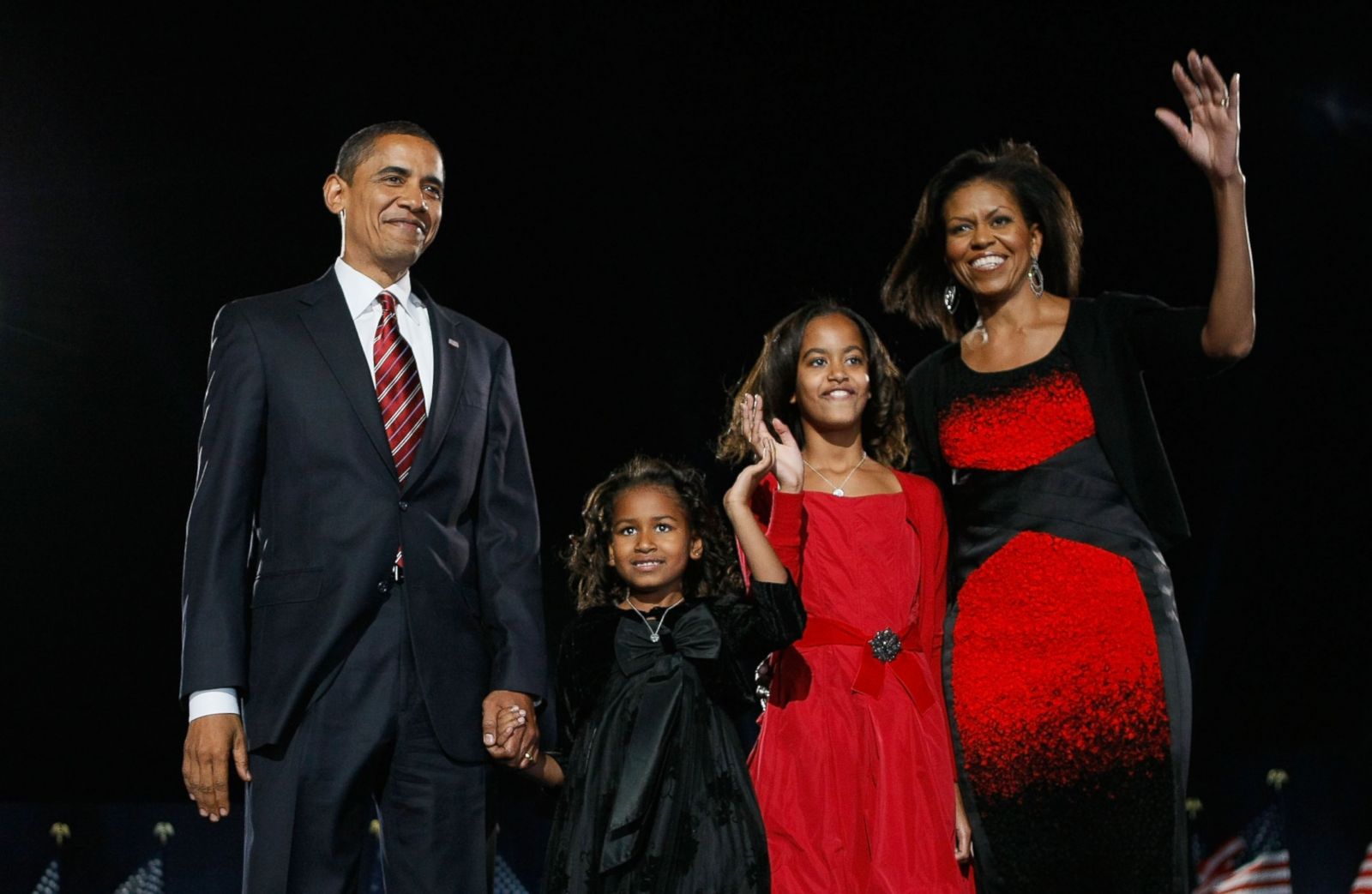 Con gái út nhà Obama sau 6 năm rời Nhà Trắng: Rũ bỏ hình tượng chỉn chu, gây sốc bởi phong cách phóng khoáng - Ảnh 1.