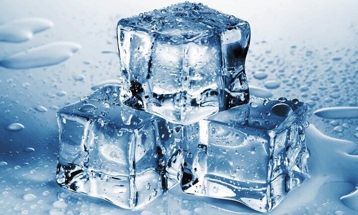 Trị mụn bằng đ&aacute; lạnh c&oacute; tốt? - Ảnh 1.