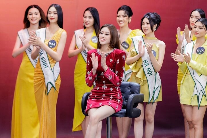 Hoa hậu Khánh Vân lăn xả vì thí sinh Miss Earth Việt Nam 2023 - Ảnh 1.
