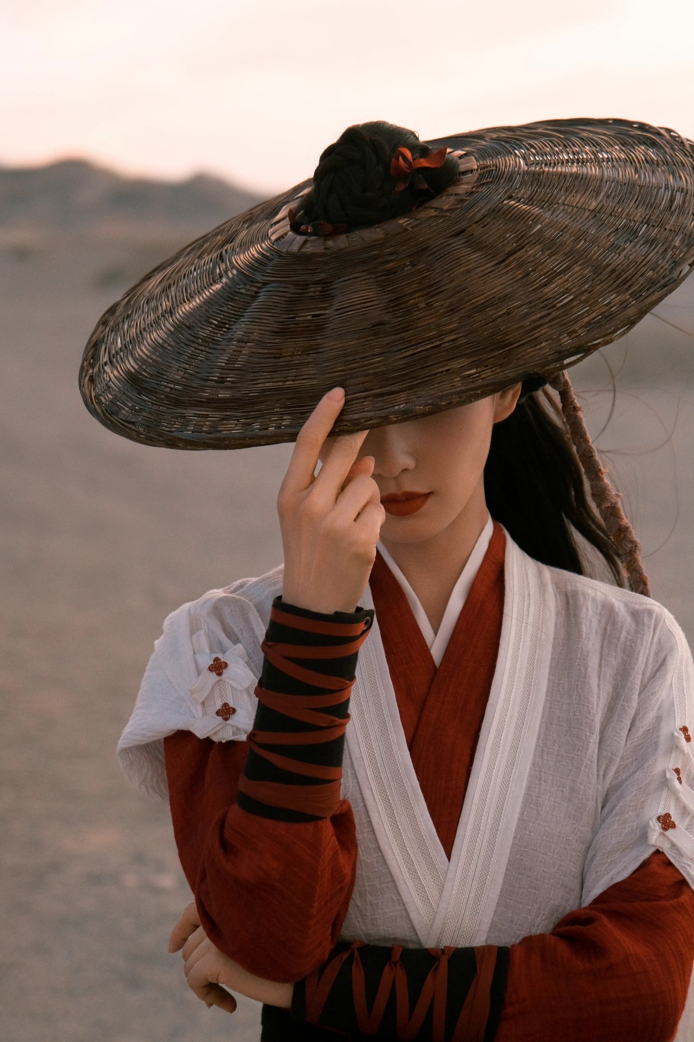 Soi nhan sắc của Lưu Thi Thi ở phim mới: U40 mà quá trẻ đẹp, thần thái đỉnh của đỉnh - Ảnh 9.