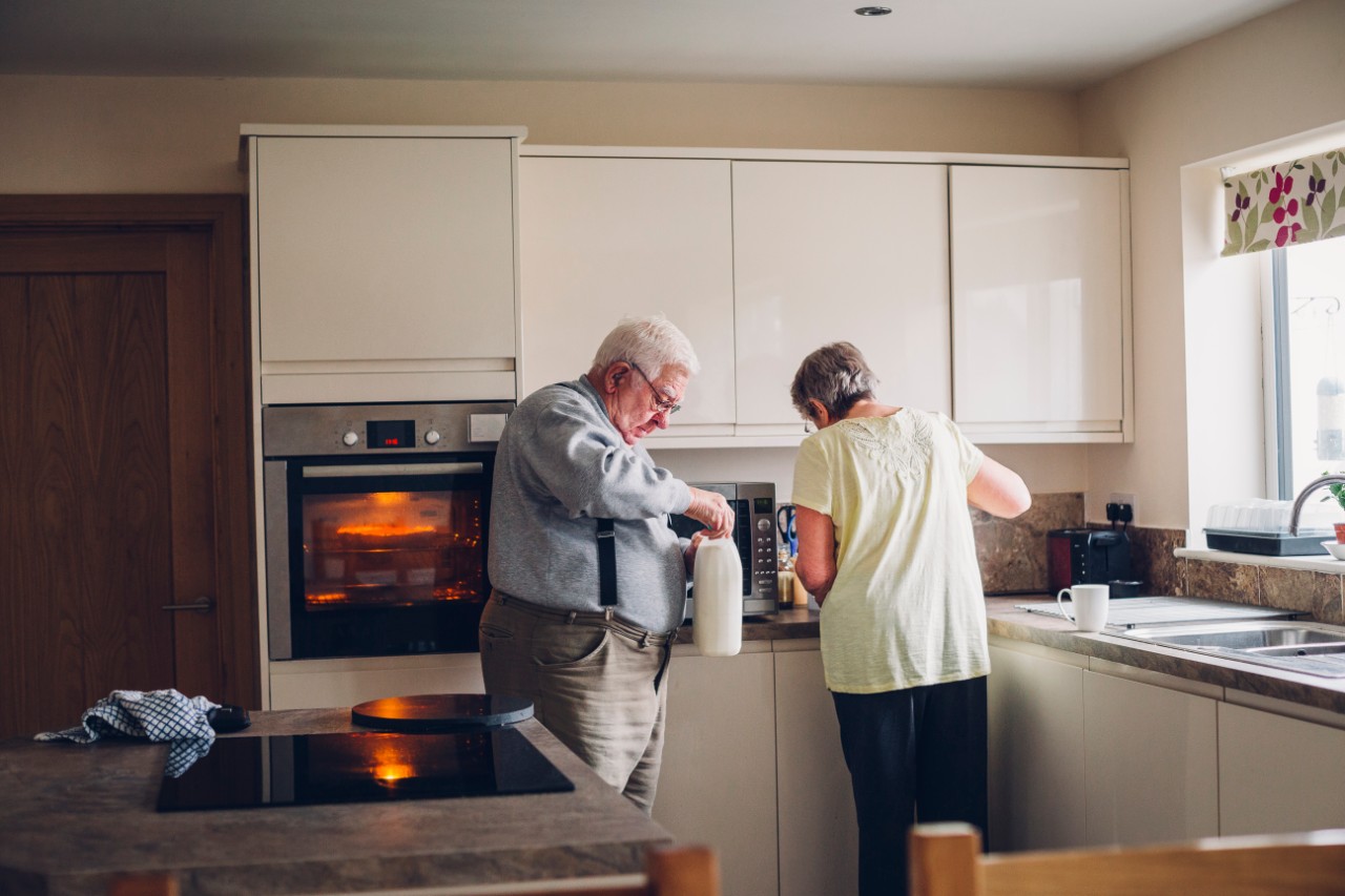 Những điều cần lưu ý trong ngôi nhà khi sống chung với người lớn tuổi - Ảnh 2. Những điều cần lưu ý trong ngôi nhà khi sống chung với người lớn tuổi - Ảnh 2.