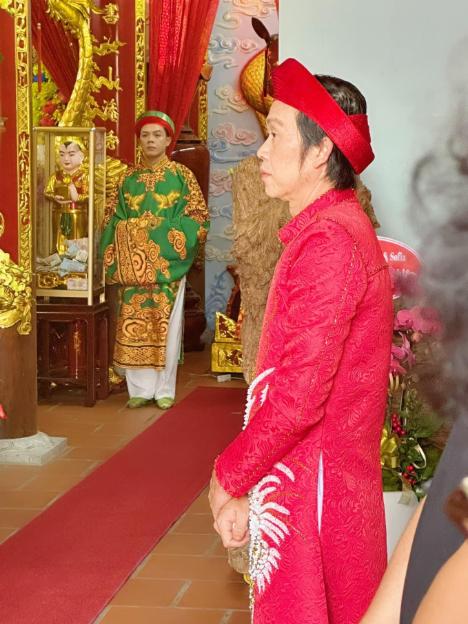 NS Hoài Linh lộ diện ở đền thờ Tổ 100 tỷ, Nam Thư cùng dàn sao tham dự ngày 1 giỗ Tổ ngành sân khấu - Ảnh 1.