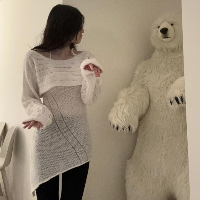 Soi tủ đồ của gái đẹp “chơi hệ chiến” Han So Hee, tôi nhận ra: Có 5 item nhất định nên sắm nếu muốn style cool hơn - Ảnh 6. Soi tủ đồ của gái đẹp “chơi hệ chiến” Han So Hee, tôi nhận ra: Có 5 item nhất định nên sắm nếu muốn style cool hơn - Ảnh 6.