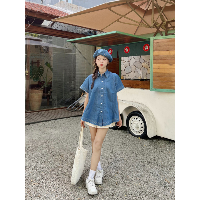 4 món đồ denim chân ái trong tủ đồ của phụ nữ Pháp - Ảnh 7. 4 món đồ denim chân ái trong tủ đồ của phụ nữ Pháp - Ảnh 7.
