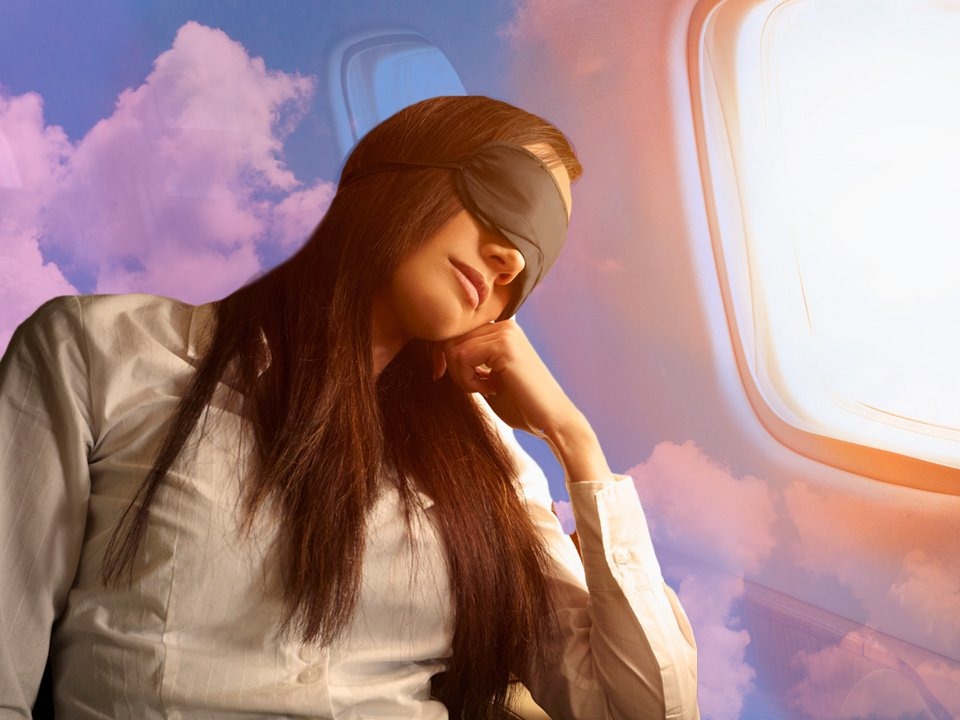 Hành khách "ngủ say" không dậy khi máy bay hạ cánh, tiếp viên đến gọi phát hiện sự thật tá hỏa, không thể cứu vãn - Ảnh 2. Hành khách "ngủ say" không dậy khi máy bay hạ cánh, tiếp viên đến gọi phát hiện sự thật tá hỏa, không thể cứu vãn - Ảnh 2.