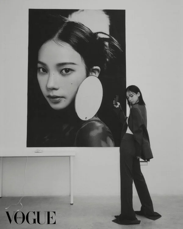 Karina (aespa) khoe vẻ đẹp sành điệu, hiện đại trên Vogue Hàn Quốc - Ảnh 3.