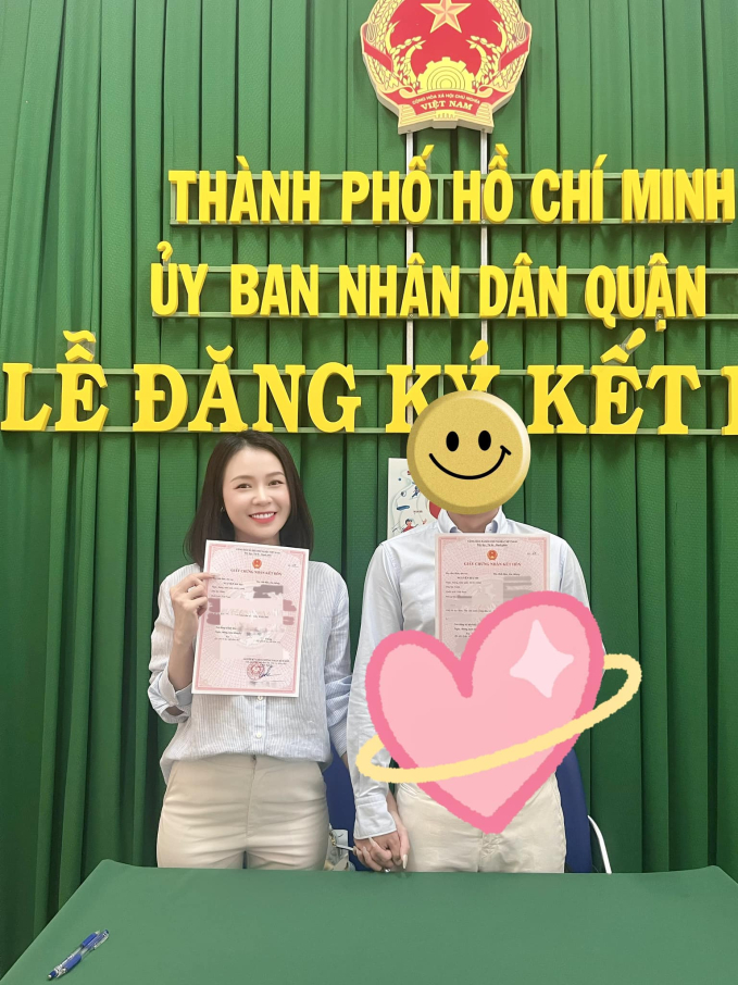 Sao nữ Vbiz lộ bụng lùm lùm, đã mang thai trước thềm tổ chức đám cưới? - Ảnh 4. Sao nữ Vbiz lộ bụng lùm lùm, đã mang thai trước thềm tổ chức đám cưới? - Ảnh 4.