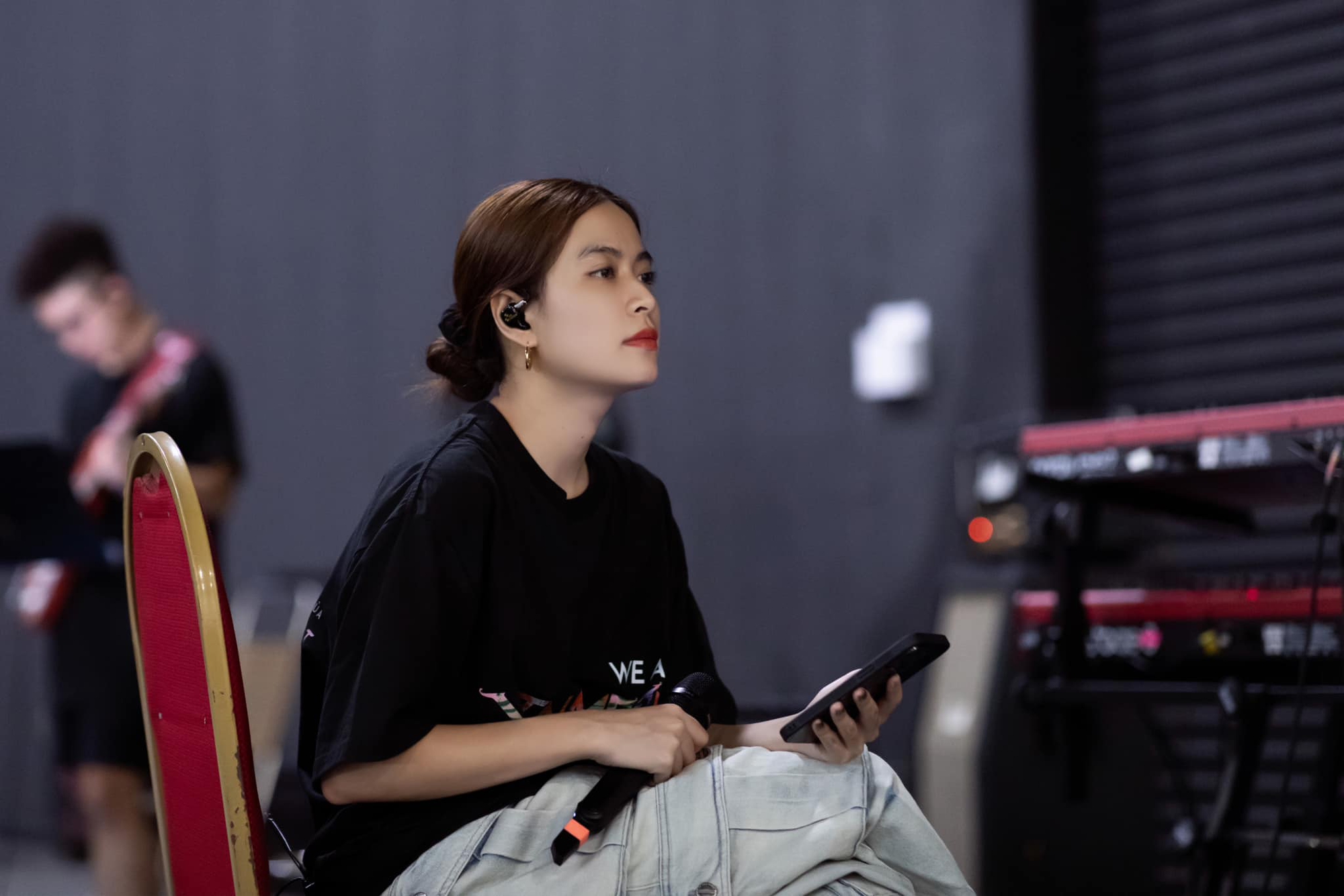 Ho&agrave;ng Th&ugrave;y Linh đ&aacute;p trả khi bị ch&ecirc; "lay lắt m&atilde;i mới b&aacute;n hết v&eacute; concert" - Ảnh 1.
