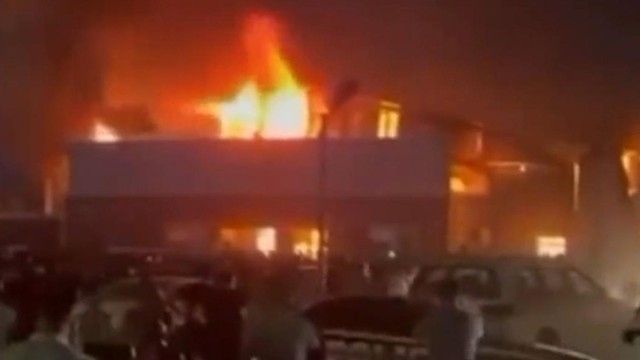 Hiện trường vụ cháy tại lễ cưới ở Iraq khiến ít nhất 113 người thiệt mạng - Ảnh 1.