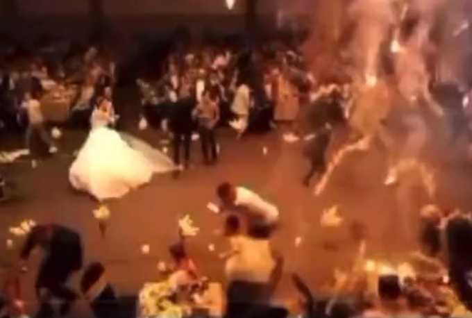 Vụ cháy đám cưới khiến ít nhất 314 người thương vong: Cô dâu chú rể đã thiệt mạng, lời kể nhân chứng gây ám ảnh - Ảnh 2.
