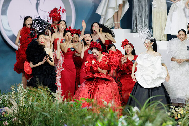 Hoa hậu Khánh Vân chiến thắng thử thách catwalk tại Miss Earth Việt Nam 2023 - Ảnh 2.